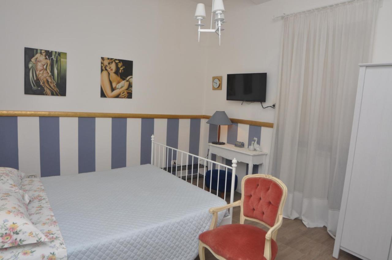 Brenta 12 Bed & Breakfast Messina Bagian luar foto
