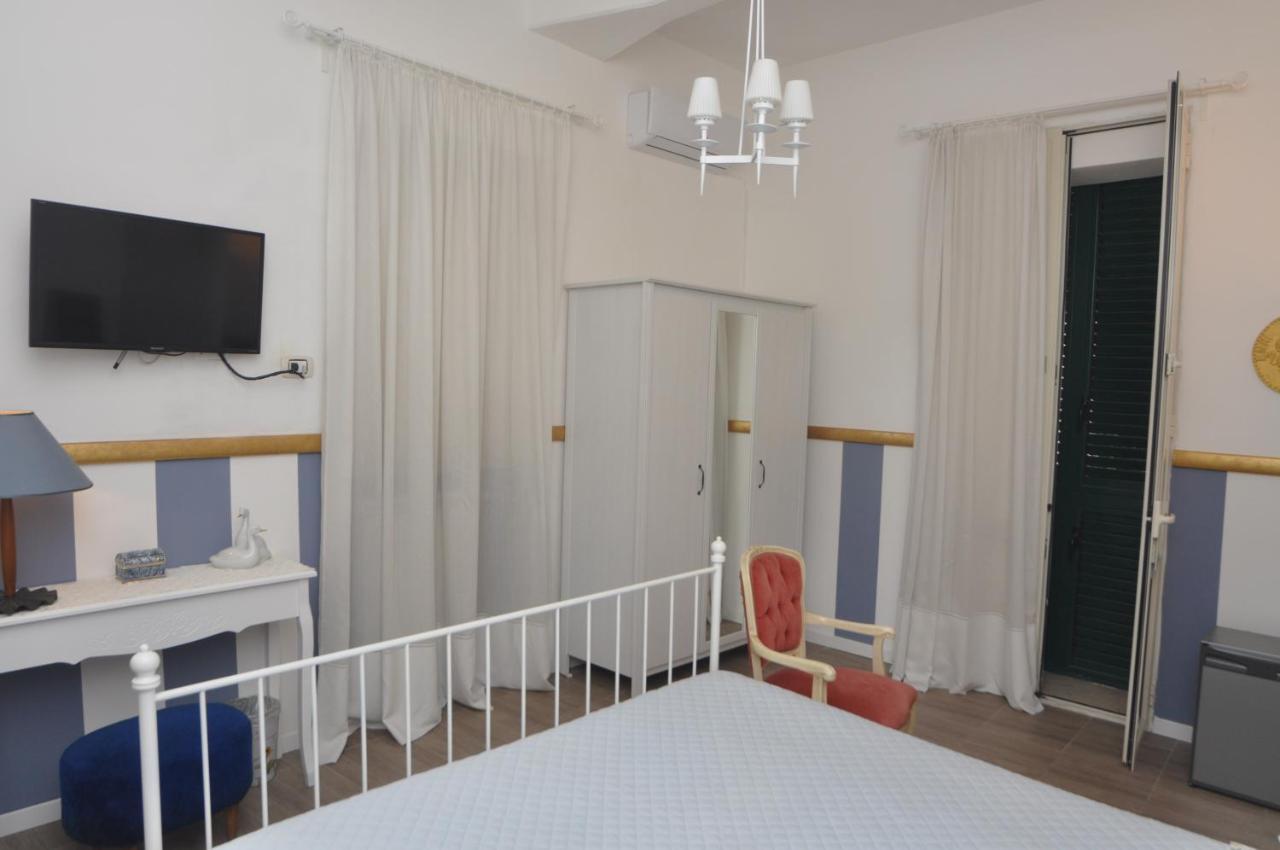 Brenta 12 Bed & Breakfast Messina Bagian luar foto