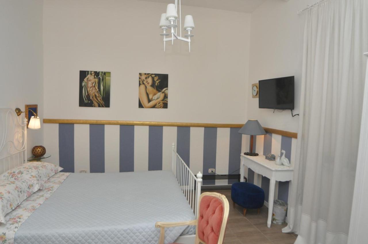 Brenta 12 Bed & Breakfast Messina Bagian luar foto