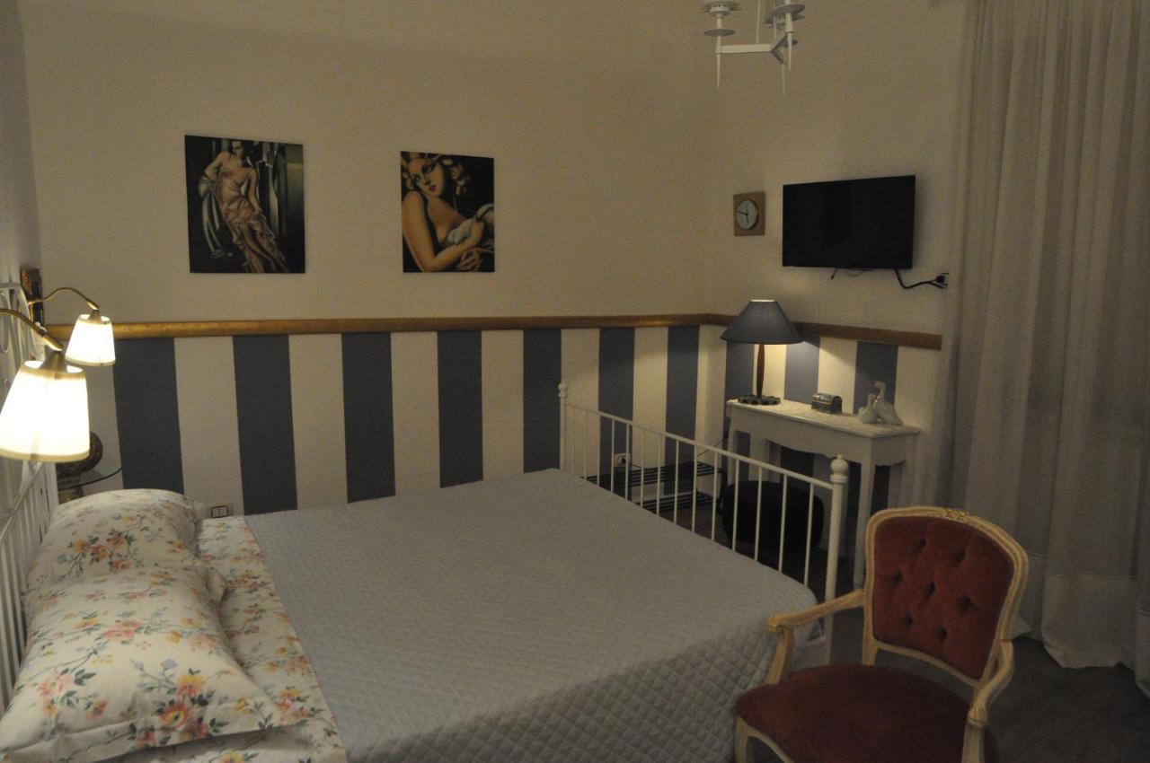 Brenta 12 Bed & Breakfast Messina Bagian luar foto