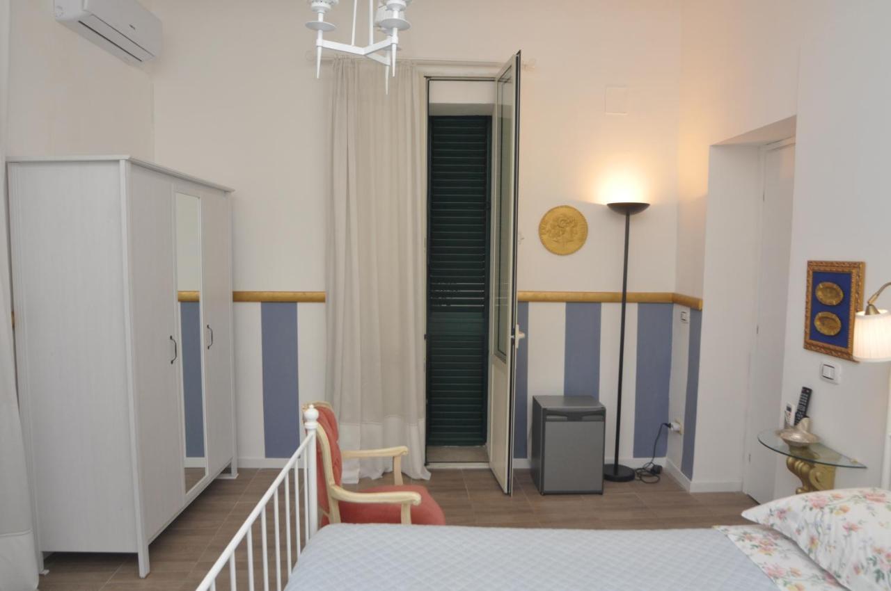 Brenta 12 Bed & Breakfast Messina Bagian luar foto