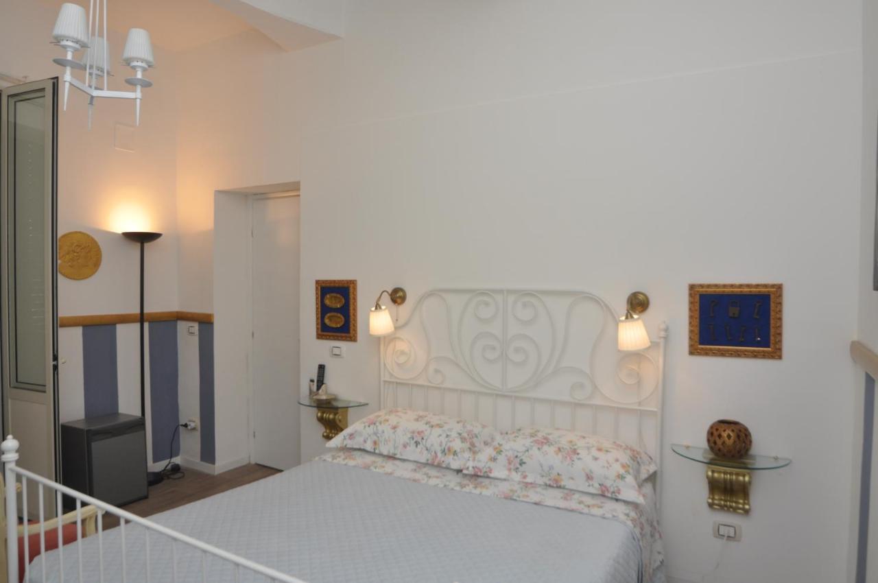 Brenta 12 Bed & Breakfast Messina Bagian luar foto