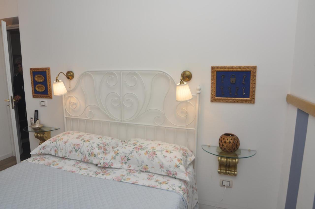Brenta 12 Bed & Breakfast Messina Bagian luar foto