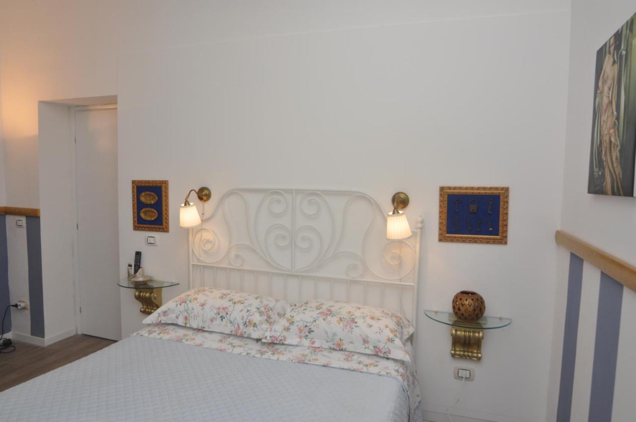 Brenta 12 Bed & Breakfast Messina Bagian luar foto