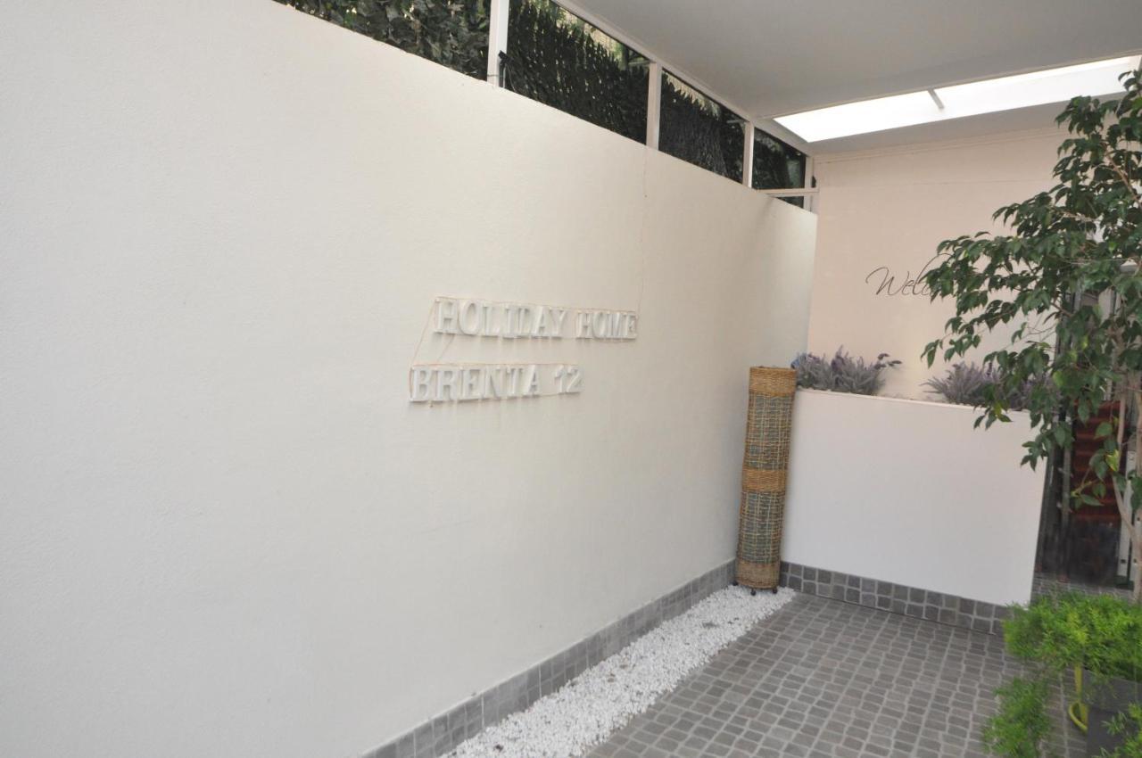 Brenta 12 Bed & Breakfast Messina Bagian luar foto